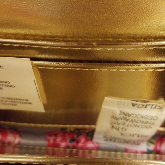 Betsey Johnson Boxed Wallet - Picture 3 of 4